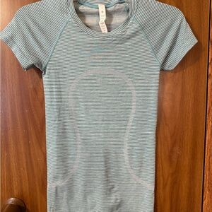 Lululemon Athletica Blue and purple striped swiftly tee